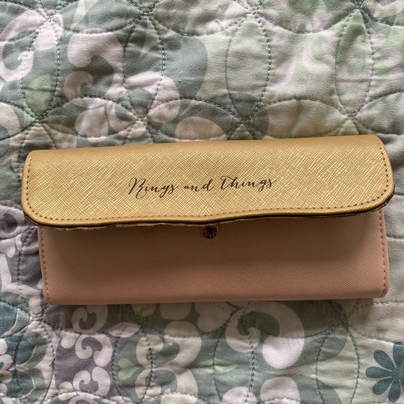 Wallets - Picture 13 of 16